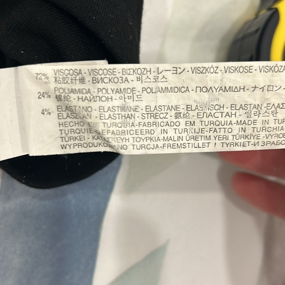 Stretchy black skirt - Picture 7 of 7